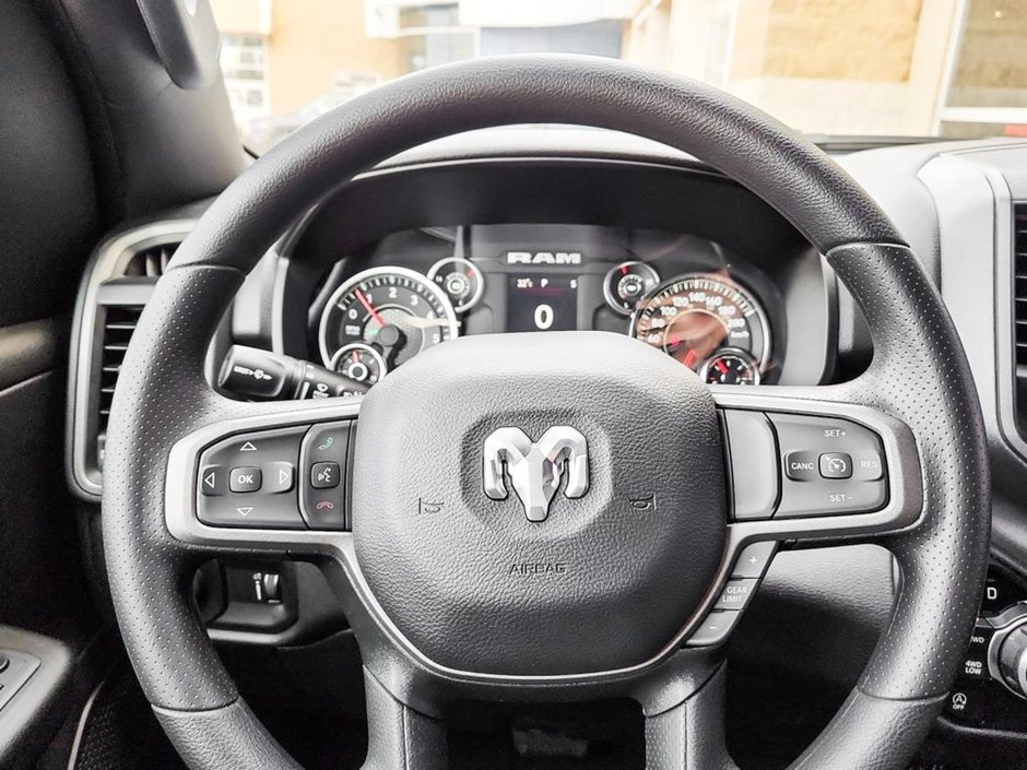2023 Ram 1500 TRADESMAN IN BRIGHT WHITE EQUIPPED WITH A 5.7L HEMI V8 W/ETORQUE , 4X4 , 8SPD AUTO , TRADESMAN LVL 1 , BACKUP CAM , AC , CRUISE-13