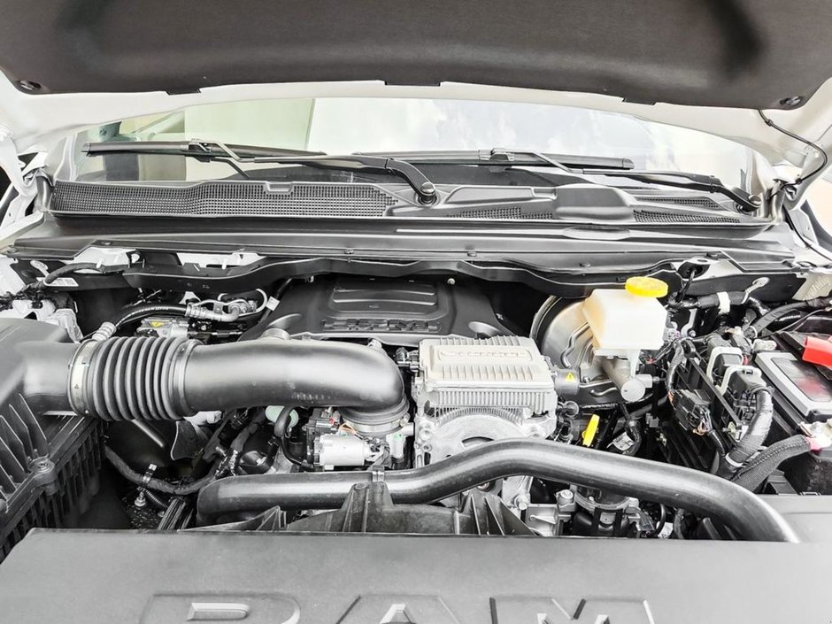 2023 Ram 1500 TRADESMAN IN BRIGHT WHITE EQUIPPED WITH A 5.7L HEMI V8 W/ETORQUE , 4X4 , 8SPD AUTO , TRADESMAN LVL 1 , BACKUP CAM , AC , CRUISE-11