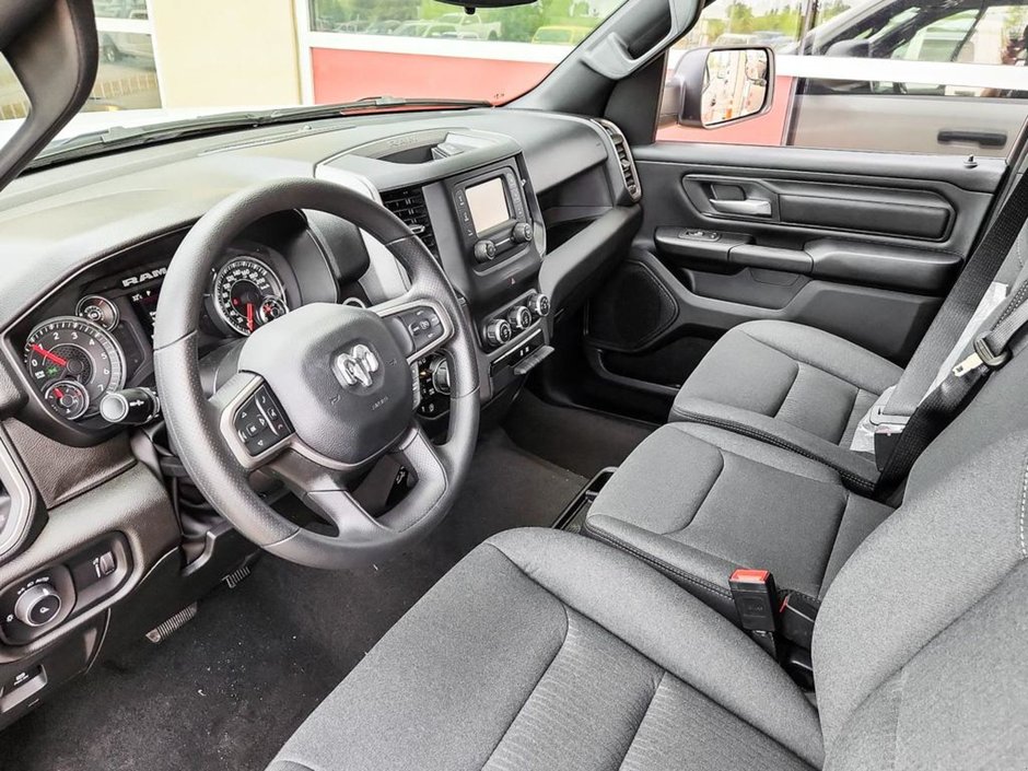 2023 Ram 1500 TRADESMAN IN BRIGHT WHITE EQUIPPED WITH A 5.7L HEMI V8 W/ETORQUE , 4X4 , 8SPD AUTO , TRADESMAN LVL 1 , BACKUP CAM , AC , CRUISE-12