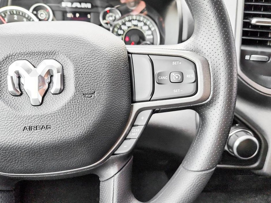 2023 Ram 1500 TRADESMAN IN BRIGHT WHITE EQUIPPED WITH A 5.7L HEMI V8 W/ETORQUE , 4X4 , 8SPD AUTO , TRADESMAN LVL 1 , BACKUP CAM , AC , CRUISE-15