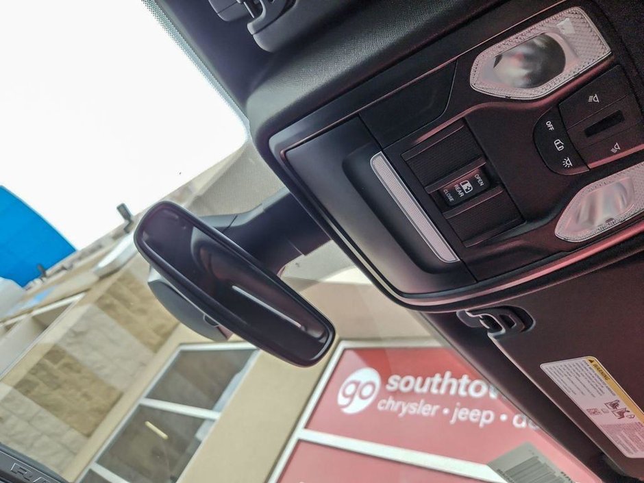 2023 Ram 1500 TRADESMAN IN BRIGHT WHITE EQUIPPED WITH A 5.7L HEMI V8 W/ETORQUE , 4X4 , 8SPD AUTO , TRADESMAN LVL 1 , HITCH RECEIVER , BACKUP C-21