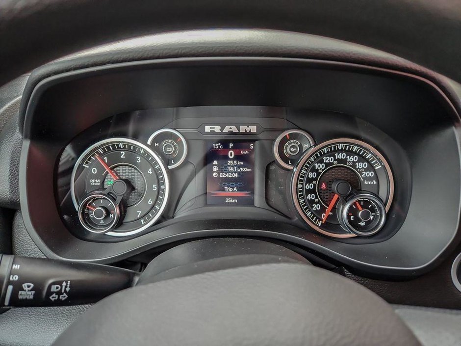 2023 Ram 1500 TRADESMAN IN BRIGHT WHITE EQUIPPED WITH A 5.7L HEMI V8 W/ETORQUE , 4X4 , 8SPD AUTO , TRADESMAN LVL 1 , HITCH RECEIVER , BACKUP C-13