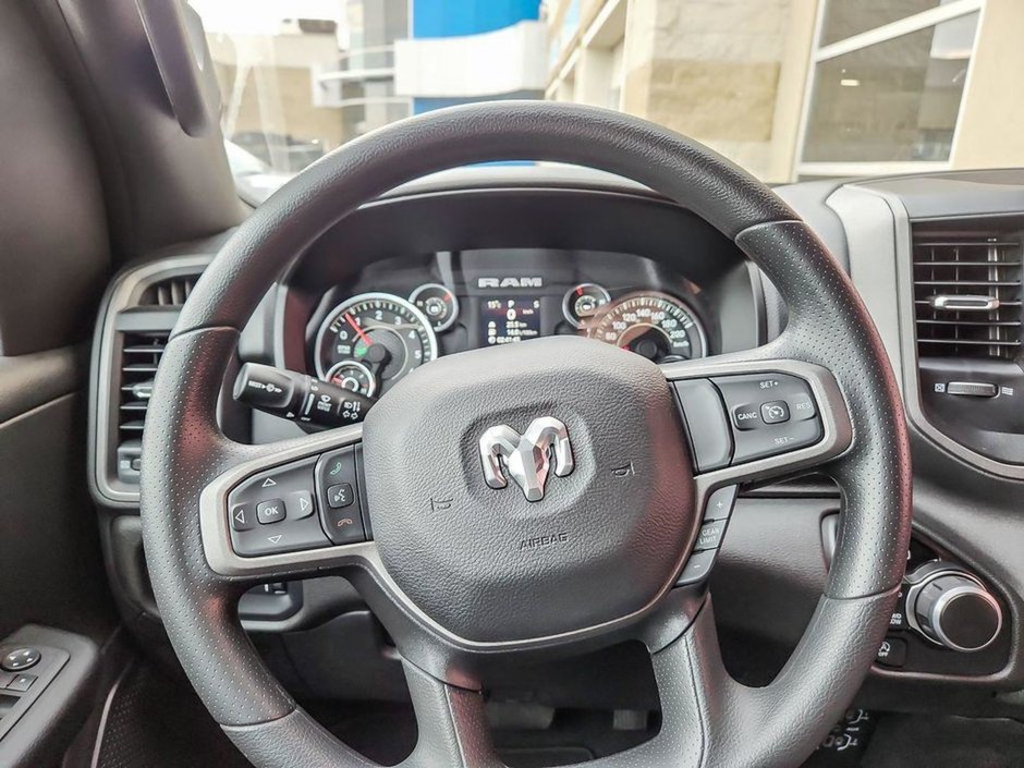 2023 Ram 1500 TRADESMAN IN BRIGHT WHITE EQUIPPED WITH A 5.7L HEMI V8 W/ETORQUE , 4X4 , 8SPD AUTO , TRADESMAN LVL 1 , HITCH RECEIVER , BACKUP C-12