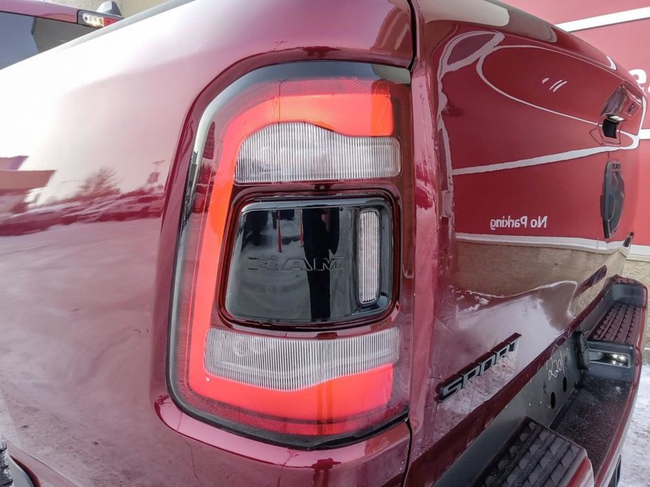 2024 Ram 1500 SPORT, 5.7L HEMI V8 W/ETORQUE, CLASS IV HITCH RECEIVER , 22INCH ALUMINIUM RIMS , SPORT HOOD , ANTI SPIN DIFF REAR AXLE , 3.92 RE-10