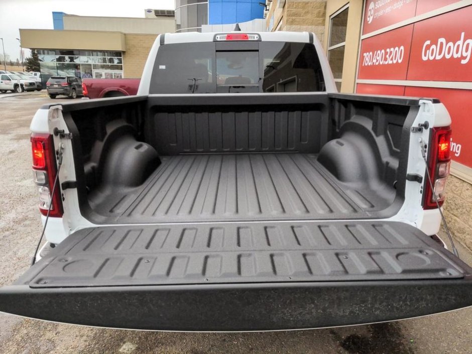 2024 Ram 1500 TRADESMAN, 5.7L HEMI V8 W/ ETORQUE, CLASS IV HITCH RECEIVER, REVERSE CAMERA, SPORT APPEARANCE PACKAGE-11