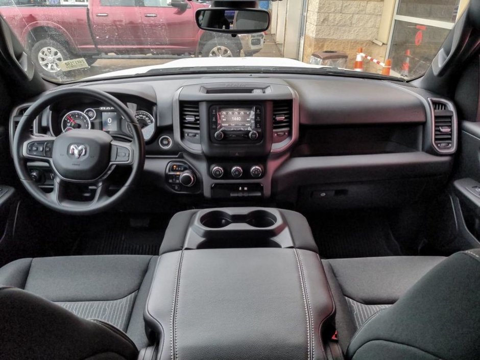 2024 Ram 1500 TRADESMAN, 5.7L HEMI V8 W/ ETORQUE, CLASS IV HITCH RECEIVER, REVERSE CAMERA, SPORT APPEARANCE PACKAGE-23