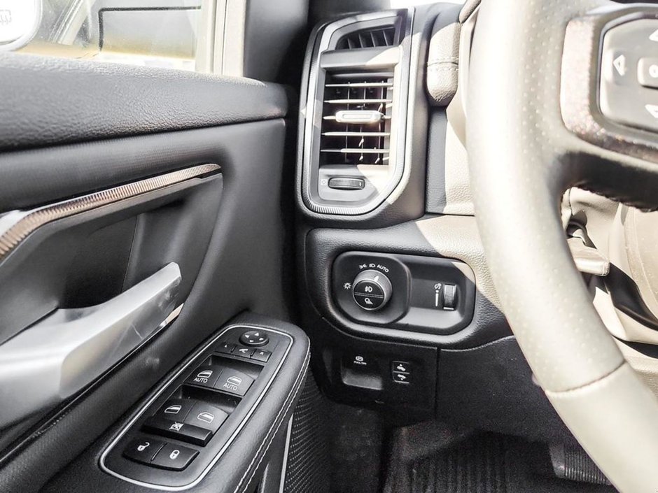 2024 Ram 1500 DEMO SPECIAL!!!! - 5.7L HEMI V8, 8 SPD AUTO, BRAKE ASSIST, HILL START ASSIST, TRACTON CONTROL, TRAILER SWAY CONTROL, RAIN BRAKE-15