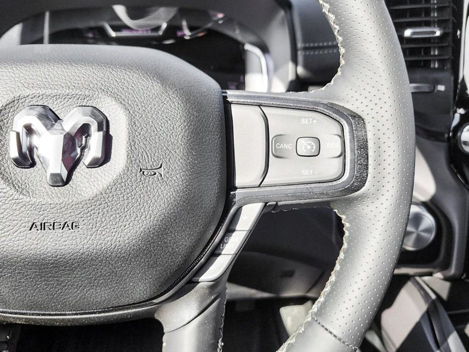 2024 Ram 1500 DEMO SPECIAL!!!! - 5.7L HEMI V8, 8 SPD AUTO, BRAKE ASSIST, HILL START ASSIST, TRACTON CONTROL, TRAILER SWAY CONTROL, RAIN BRAKE-14