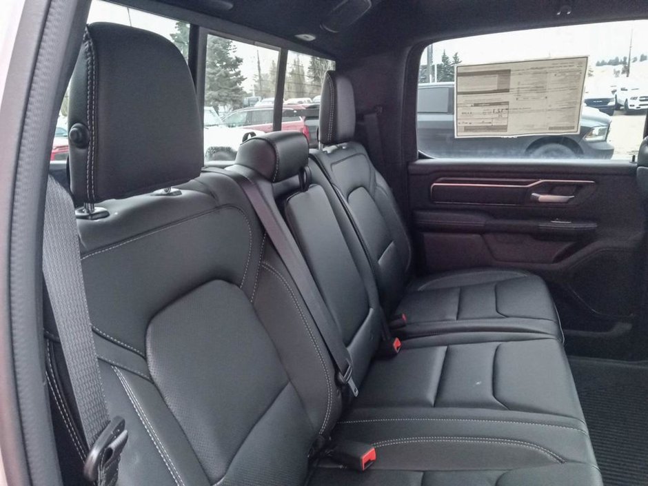 2024 Ram 1500 SPORT NIGHT EDITION IN BILLET SILVER EQUIPPED WITH A 5.7L HEMI V8 W/ETORQUE , 4X4 , 8SPD AUTO , BSM/RCPD , 125L TANK , SPORT HOO-21