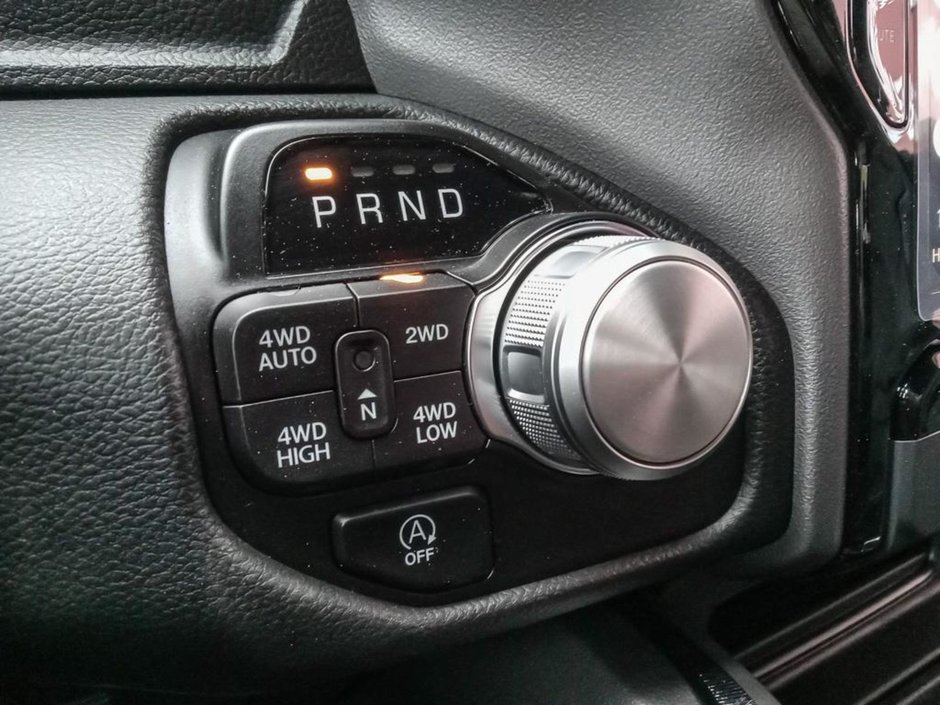 2024 Ram 1500 SPORT NIGHT EDITION IN BILLET SILVER EQUIPPED WITH A 5.7L HEMI V8 W/ETORQUE , 4X4 , 8SPD AUTO , BSM/RCPD , 125L TANK , SPORT HOO-16