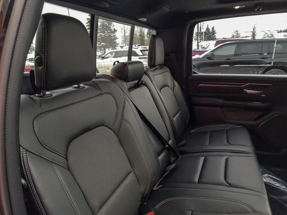 2024 Ram 1500 SPORT IN DIAMOND BLACK EQUIPPED WITH A 5.7L HEMI V8 W/ETORQUE , 4X4 , 8SPD AUTO , 125L TANK , SPORT HOOD , PANORAMIC SUNROOF , R-21