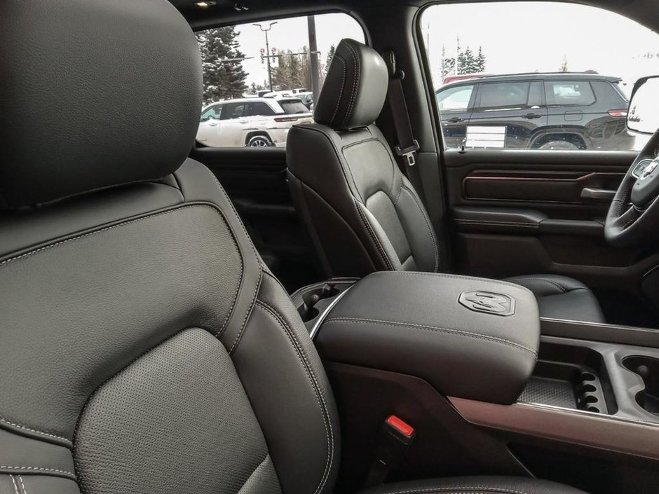 2024 Ram 1500 SPORT IN DIAMOND BLACK EQUIPPED WITH A 5.7L HEMI V8 W/ETORQUE , 4X4 , 8SPD AUTO , 125L TANK , SPORT HOOD , PANORAMIC SUNROOF , R-20