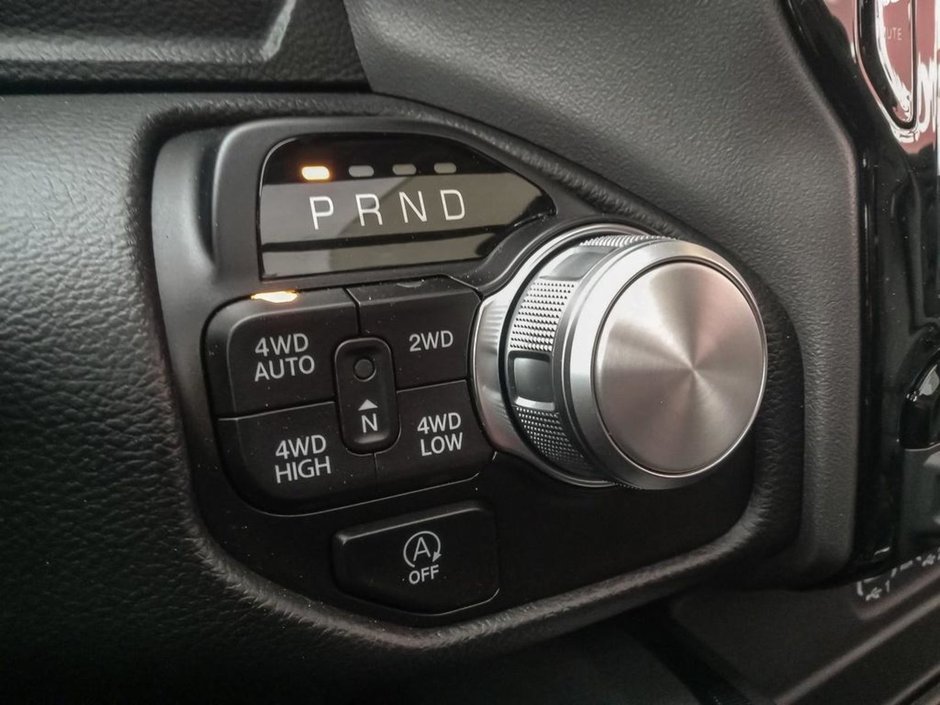 2024 Ram 1500 SPORT IN DIAMOND BLACK EQUIPPED WITH A 5.7L HEMI V8 W/ETORQUE , 4X4 , 8SPD AUTO , 125L TANK , SPORT HOOD , PANORAMIC SUNROOF , R-16