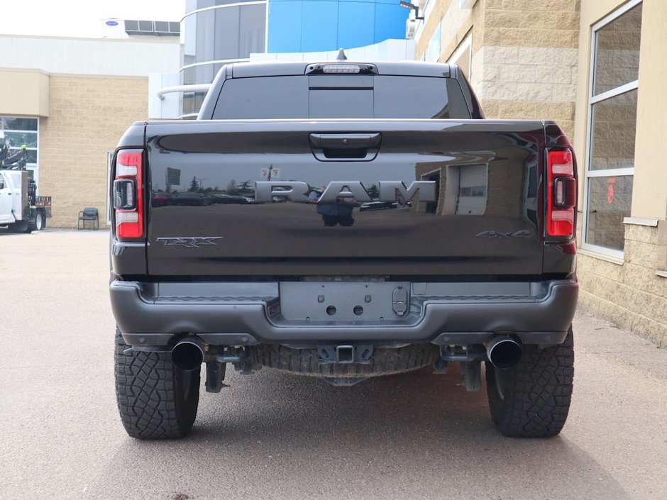 2024 Ram 1500 TRX FINAL EDITION IN DIAMOND BLACK EQUIPPED WITH A 6.2L SUPERCHARGED SRT V8 , 4X4 , 8SPD TF AUTO , PERF SHOCK ABSORBERS , ADAPTI-8