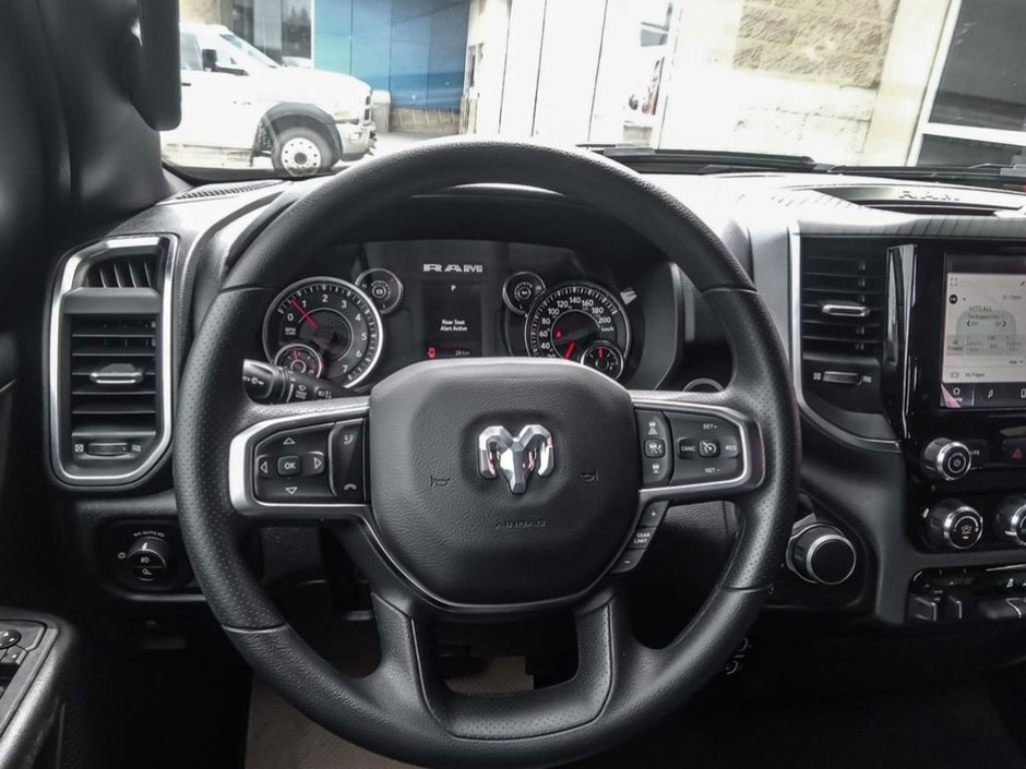 2025 Ram 1500 BIG HORN IN BRIGHT WHITE EQUIPPED WITH A 3.0L HURRICANE TWIN TURBO I6 , 4X4 , 8SPD AUTO , TRAILER BRAKE CONTROL , 3.92 REAR AXLE-13