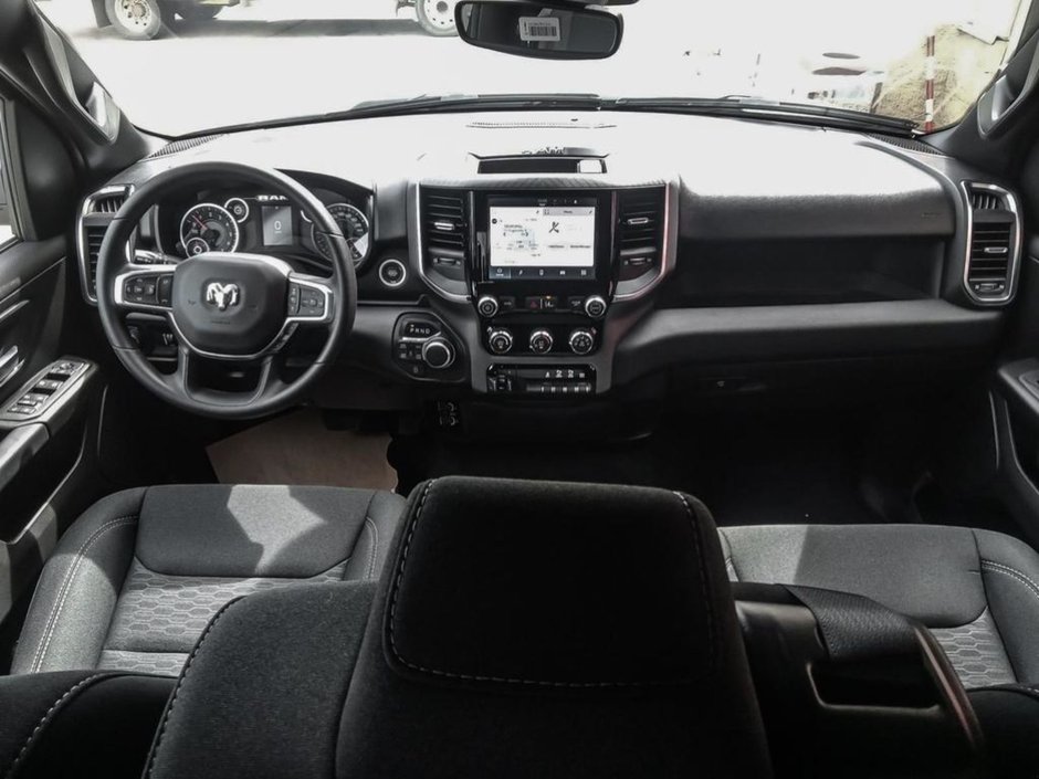 2025 Ram 1500 BIG HORN IN BRIGHT WHITE EQUIPPED WITH A 3.0L HURRICANE TWIN TURBO I6 , 4X4 , 8SPD AUTO , TRAILER BRAKE CONTROL , 3.92 REAR AXLE-23