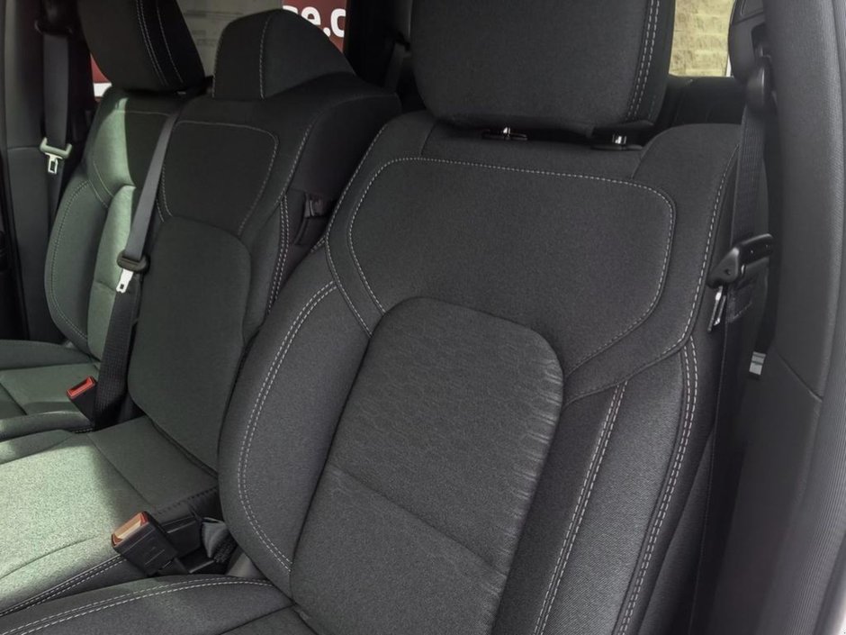 2025 Ram 1500 BIG HORN IN BRIGHT WHITE EQUIPPED WITH A 3.0L HURRICANE TWIN TURBO I6 , 4X4 , 8SPD AUTO , TRAILER BRAKE CONTROL , 3.92 REAR AXLE-19