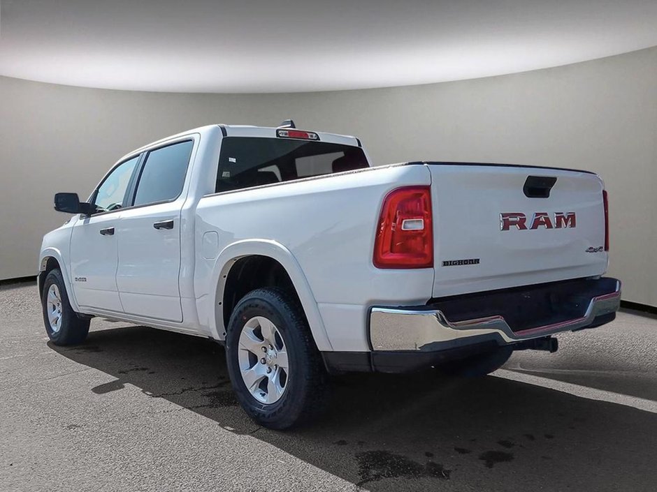 2025 Ram 1500 BIG HORN IN BRIGHT WHITE EQUIPPED WITH A 3.6L V6 W/ETORQUE , 4X4 , 8SPD AUTO , TRAILER BRAKE CONTROL , 3.55 REAR AXLE RATIO , PR-3