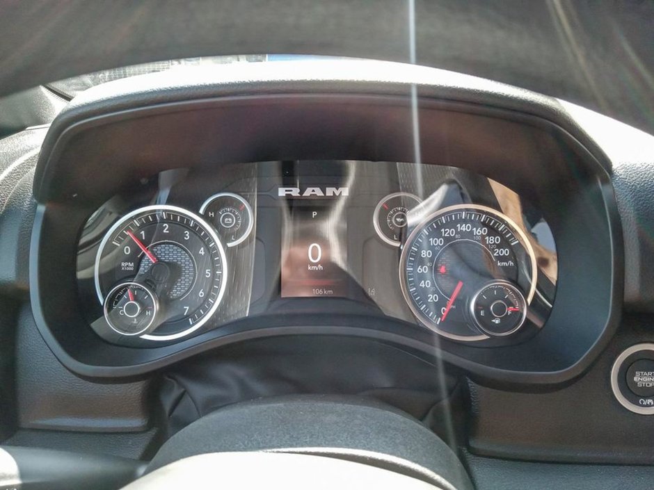 2025 Ram 1500 BIG HORN IN BRIGHT WHITE EQUIPPED WITH A 3.6L V6 W/ETORQUE , 4X4 , 8SPD AUTO , TRAILER BRAKE CONTROL , 3.55 REAR AXLE RATIO , PR-13