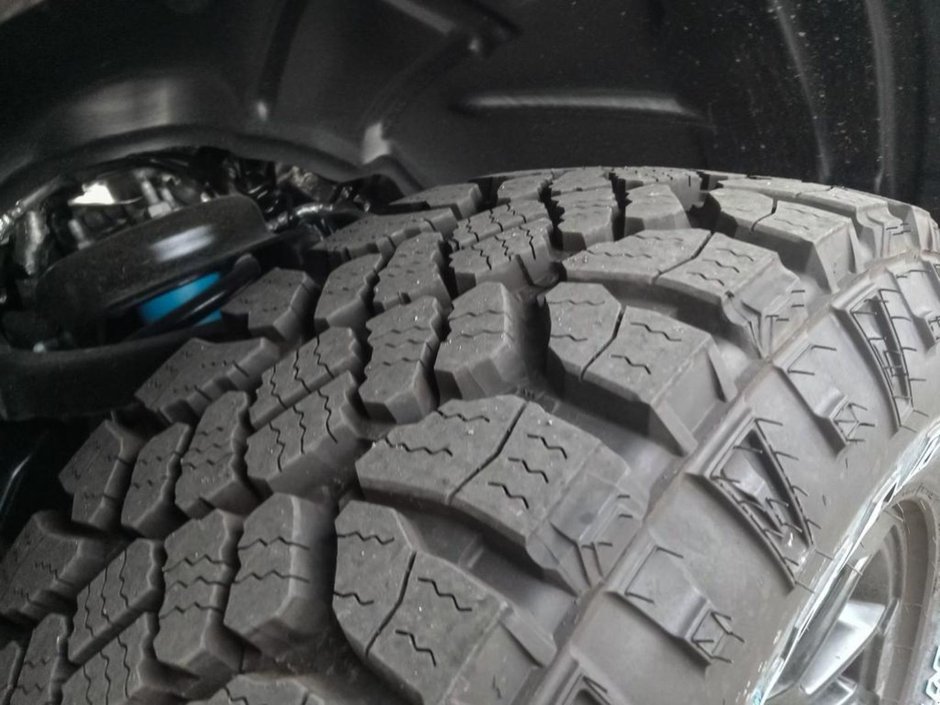 2025 Ram 1500 REBEL IN HYDRO BLUE EQUIPPED WITH A 3.0L TWIN TURBO I6 , 4X4 , 8SPD AUTO , PERF SHOCKS , CLOTH/VINYL BUCKET SEATS-6