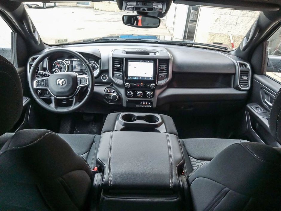 2025 Ram 1500 TRADESMAN SPORT IN DIAMOND BLACK EQUIPPED WITH A 3.0L TWIN TURBO , 4X4 , 8SPD AUTO , TRADESMAN LVL 1 , SPORT APPEARANCE PCKG , P-22