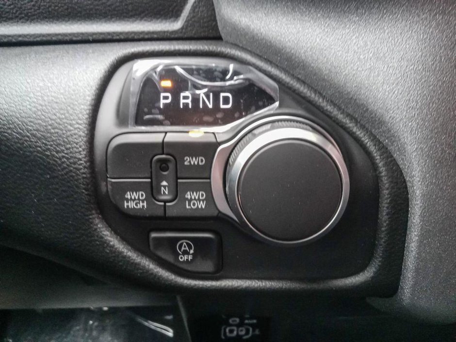 2025 Ram 1500 TRADESMAN SPORT IN DIAMOND BLACK EQUIPPED WITH A 3.0L TWIN TURBO , 4X4 , 8SPD AUTO , TRADESMAN LVL 1 , SPORT APPEARANCE PCKG , P-16