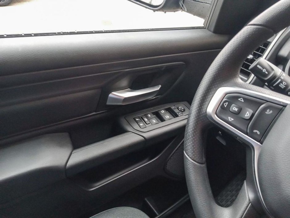 2025 Ram 1500 TRADESMAN SPORT IN DIAMOND BLACK EQUIPPED WITH A 3.0L TWIN TURBO , 4X4 , 8SPD AUTO , TRADESMAN LVL 1 , SPORT APPEARANCE PCKG , P-15