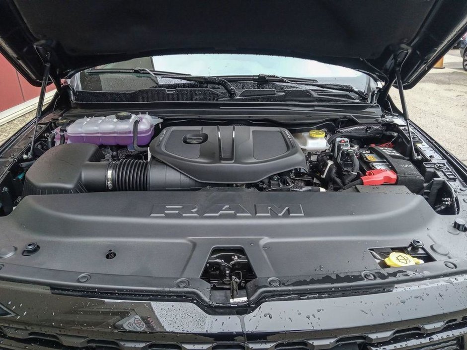 2025 Ram 1500 TRADESMAN SPORT IN DIAMOND BLACK EQUIPPED WITH A 3.0L TWIN TURBO , 4X4 , 8SPD AUTO , TRADESMAN LVL 1 , SPORT APPEARANCE PCKG , P-9