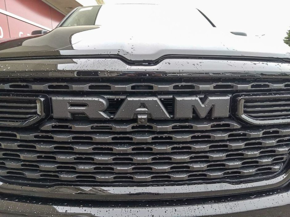 2025 Ram 1500 TRADESMAN SPORT IN DIAMOND BLACK EQUIPPED WITH A 3.0L TWIN TURBO , 4X4 , 8SPD AUTO , TRADESMAN LVL 1 , SPORT APPEARANCE PCKG , P-8