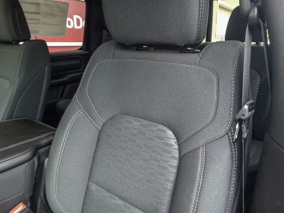 2025 Ram 1500 TRADESMAN SPORT IN DIAMOND BLACK EQUIPPED WITH A 3.0L TWIN TURBO , 4X4 , 8SPD AUTO , TRADESMAN LVL 1 , SPORT APPEARANCE PCKG , P-18