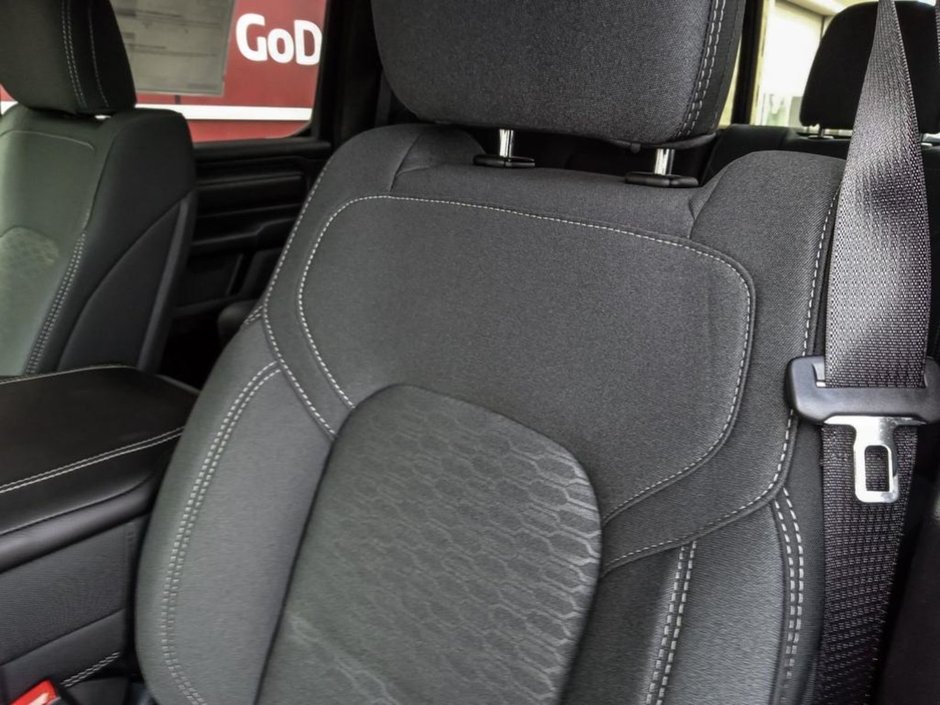 2025 Ram 1500 TRADESMAN SPORT IN BILLET METALLIC EQUIPPED WITH A 3.0L TWIN TURBO , 4X4 , 8SPD AUTO , TRADESMAN LVL 1 , SPORT APPEARANCE PCKG ,-18