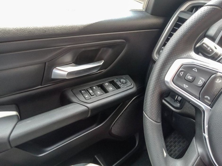 2025 Ram 1500 TRADESMAN SPORT IN BRIGHT WHITE EQUIPPED WITH A 3.6L V6 W/ETORQUE , 4X4 , 8SPD AUTO , TRADESMAN LVL 1 , SPORT APPEARANCE PCKG ,-15