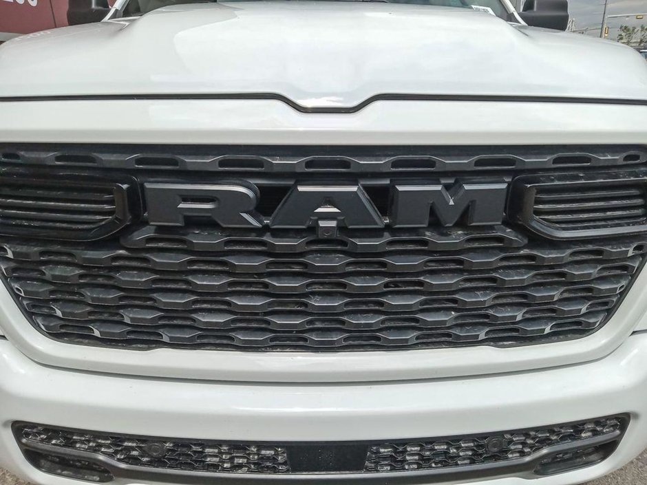 2025 Ram 1500 TRADESMAN SPORT IN BRIGHT WHITE EQUIPPED WITH A 3.6L V6 W/ETORQUE , 4X4 , 8SPD AUTO , TRADESMAN LVL 1 , SPORT APPEARANCE PCKG ,-8