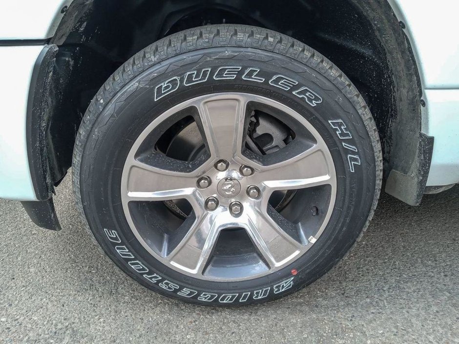 2025 Ram 1500 TRADESMAN SPORT IN BRIGHT WHITE EQUIPPED WITH A 3.6L V6 W/ETORQUE , 4X4 , 8SPD AUTO , TRADESMAN LVL 1 , SPORT APPEARANCE PCKG ,-5