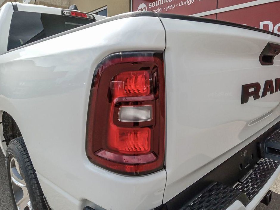 2025 Ram 1500 TRADESMAN SPORT IN BRIGHT WHITE EQUIPPED WITH A 3.6L V6 W/ETORQUE , 4X4 , 8SPD AUTO , TRADESMAN LVL 1 , SPORT APPEARANCE PCKG ,-10