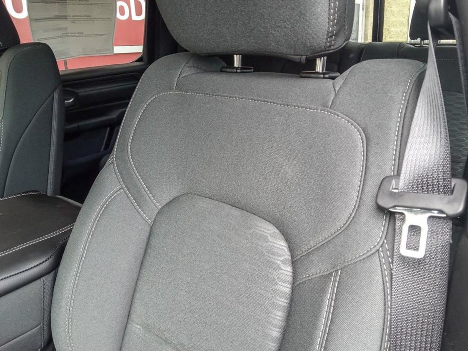 2025 Ram 1500 TRADESMAN SPORT IN BRIGHT WHITE EQUIPPED WITH A 3.0L TWIN TURBO I6 , 4X4 , 8SPD AUTO , TRADESMAN LVL 1 , SPORT APPEARANCE PCKG ,-18