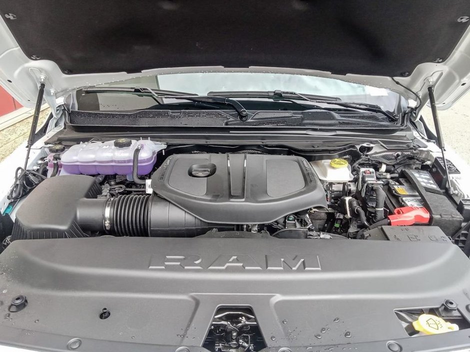 2025 Ram 1500 TRADESMAN SPORT IN BRIGHT WHITE EQUIPPED WITH A 3.0L TWIN TURBO I6 , 4X4 , 8SPD AUTO , TRADESMAN LVL 1 , SPORT APPEARANCE PCKG ,-9