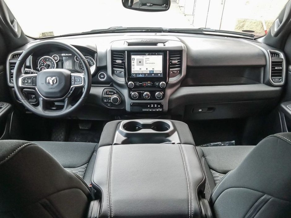 2025 Ram 1500 TRADESMAN SPORT IN BRIGHT WHITE EQUIPPED WITH A 3.0L TWIN TURBO I6 , 4X4 , 8SPD AUTO , TRADESMAN LVL 1 , SPORT APPEARANCE PCKG ,-22