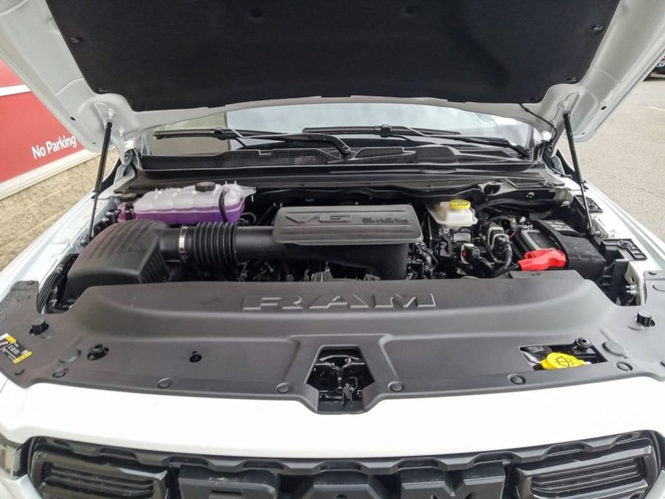 2025 Ram 1500 TRADESMAN SPORT IN BRIGHT WHITE EQUIPPED WITH A 3.6L V6 W/ETORQUE , 4X4 , 8SPD AUTO , TRADESMAN LVL 1 , SPORT APPEARANCE PCKG-9