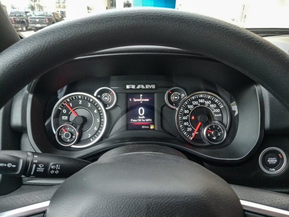 2025 Ram 1500 TRADESMAN SPORT IN BRIGHT WHITE EQUIPPED WITH A 3.6L V6 W/ETORQUE , 4X4 , 8SPD AUTO , TRADESMAN LVL 1 , SPORT APPEARANCE PCKG-13