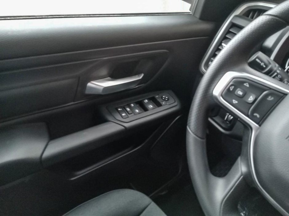 2025 Ram 1500 TRADESMAN SPORT IN BRIGHT WHITE EQUIPPED WITH A 3.6L V6 W/ETORQUE , 4X4 , 8SPD AUTO , TRADESMAN LVL 1 , SPORT APPEARANCE PCKG-15