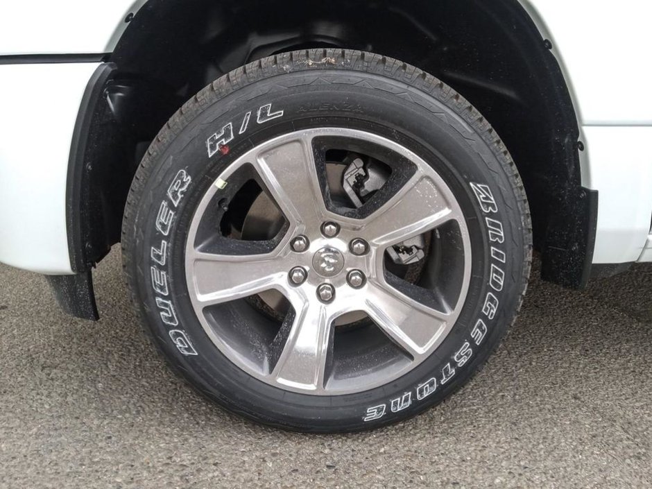 2025 Ram 1500 TRADESMAN SPORT IN BRIGHT WHITE EQUIPPED WITH A 3.6L V6 W/ETORQUE , 4X4 , 8SPD AUTO , TRADESMAN LVL 1 , SPORT APPEARANCE PCKG-5