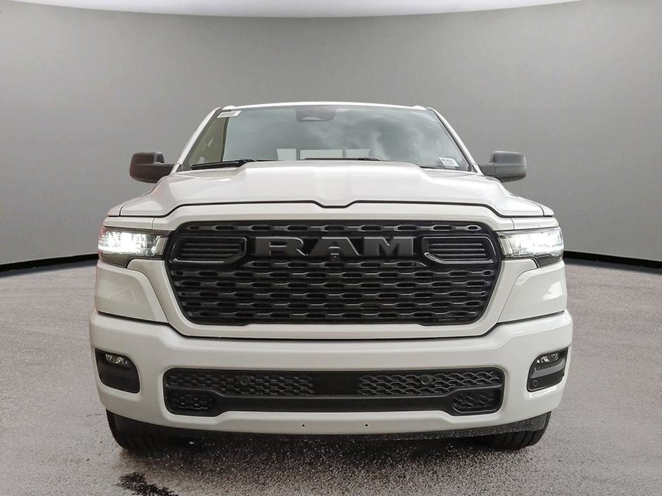 2025 Ram 1500 TRADESMAN SPORT IN BRIGHT WHITE EQUIPPED WITH A 3.6L V6 W/ETORQUE , 4X4 , 8SPD AUTO , TRADESMAN LVL 1 , SPORT APPEARANCE PCKG-1
