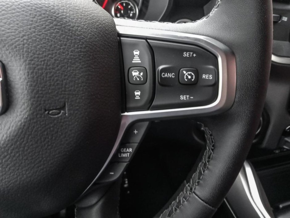 2025 Ram 1500 BIG HORN SPORT IN DIAMOND BLACK EQUIPPED WITH A 3.0L TWIN TURBO , 4X4 , 8SPD AUTO , 20INCH RIMS , BIG HORN LVL 1 , SPORT APPEARA-13