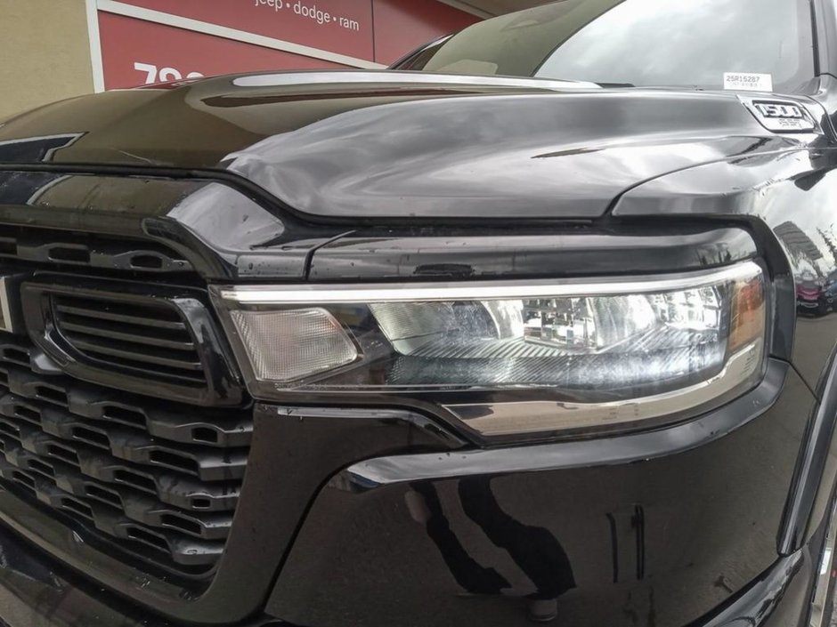 2025 Ram 1500 BIG HORN SPORT IN DIAMOND BLACK EQUIPPED WITH A 3.0L TWIN TURBO , 4X4 , 8SPD AUTO , 20INCH RIMS , BIG HORN LVL 1 , SPORT APPEARA-7