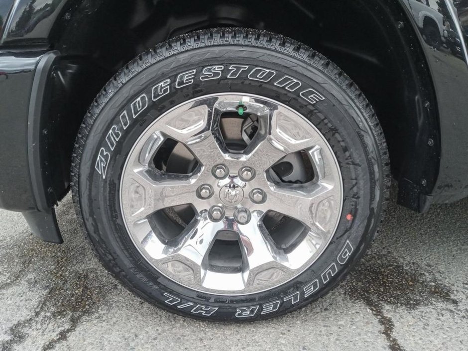 2025 Ram 1500 BIG HORN SPORT IN DIAMOND BLACK EQUIPPED WITH A 3.0L TWIN TURBO , 4X4 , 8SPD AUTO , 20INCH RIMS , BIG HORN LVL 1 , SPORT APPEARA-5