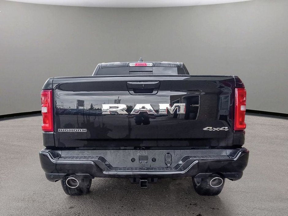 2025 Ram 1500 BIG HORN SPORT IN DIAMOND BLACK EQUIPPED WITH A 3.0L TWIN TURBO , 4X4 , 8SPD AUTO , 20INCH RIMS , BIG HORN LVL 1 , SPORT APPEARA-4