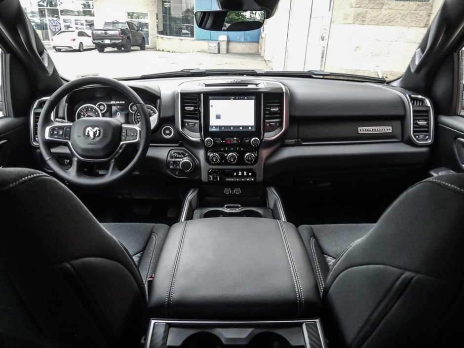 2025 Ram 1500 BIG HORN SPORT IN DIAMOND BLACK EQUIPPED WITH A 3.0L TWIN TURBO , 4X4 , 8SPD AUTO , 20INCH RIMS , BIG HORN LVL 1 , SPORT APPEARA-21