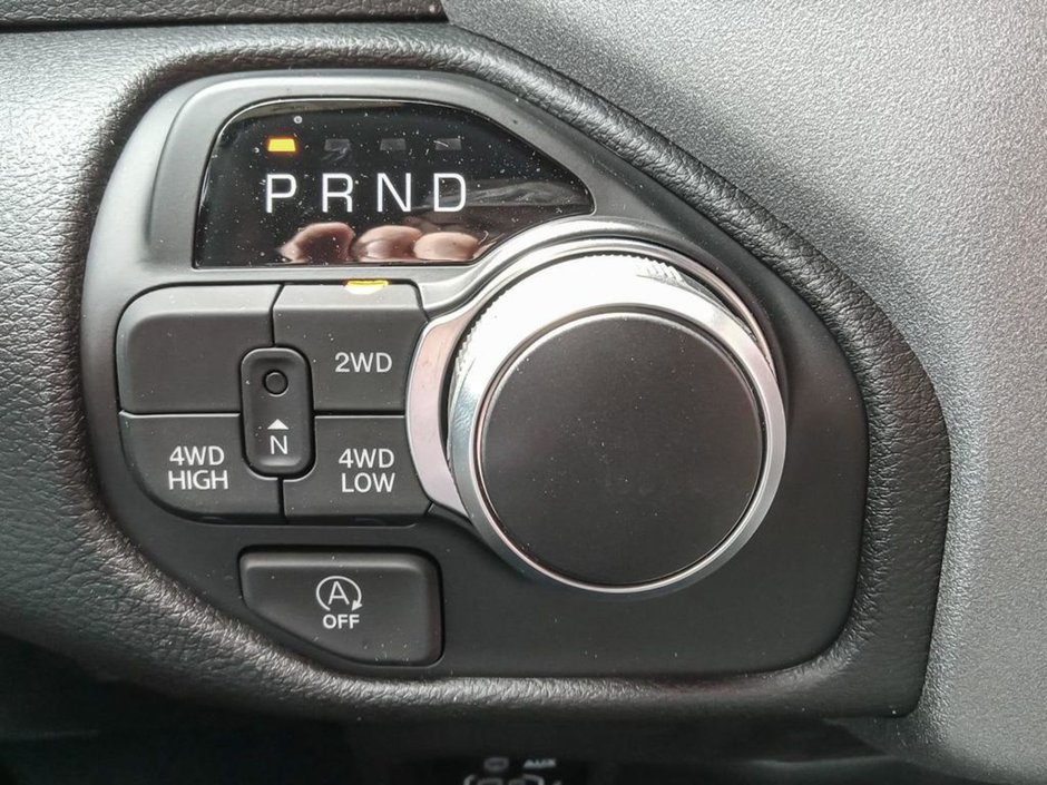 2025 Ram 1500 TRADESMAN SPORT IN DIAMOND BLACK EQUIPPED WITH A 3.6L V6 W/ETORQUE , 4X4 , 8SPD AUTO , TRADESMAN LVL 1 , SPORT APPEARANCE PCKG ,-16