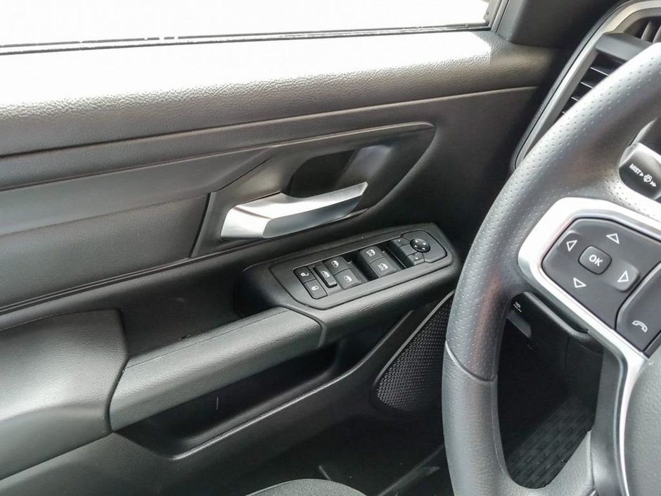 2025 Ram 1500 TRADESMAN SPORT IN DIAMOND BLACK EQUIPPED WITH A 3.6L V6 W/ETORQUE , 4X4 , 8SPD AUTO , TRADESMAN LVL 1 , SPORT APPEARANCE PCKG ,-15